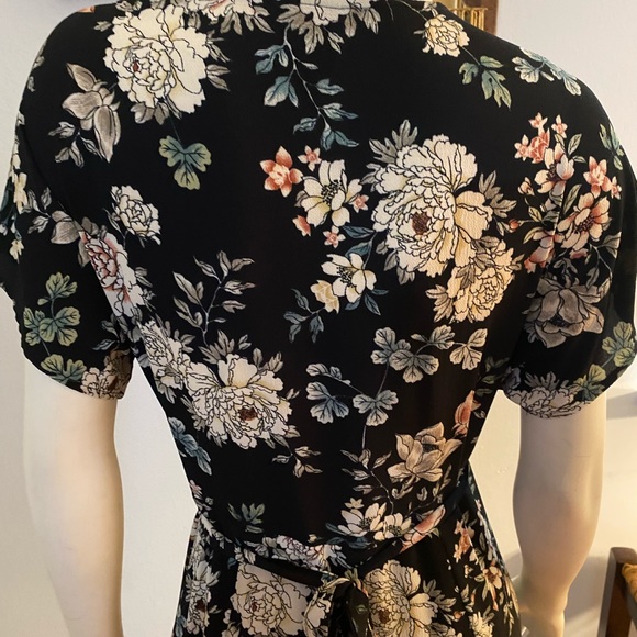 Dress - Picture 5 of 11